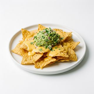 Nachos Con Guacamole Y Queso