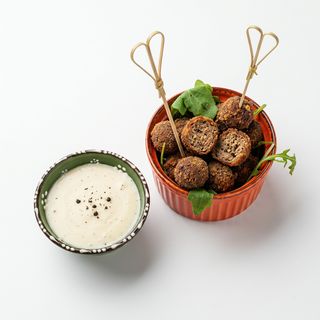 Polpettine con salsa al cacio e pepe