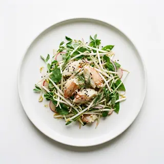 Ensalada con brotes de soja con carne de cangrejo