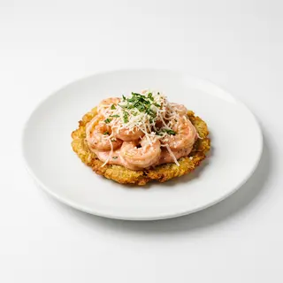 Patacón Con Gambas En Salsa Rosada Y Queso