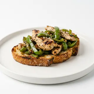 Torrada De Pechuga De Pollo Con Pimiento Verde