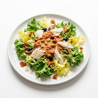 Ensalada De Escarola Y Bacalao Con Xató