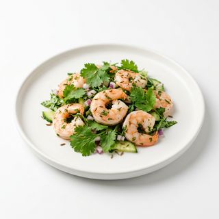 Ensalada de camarones con cilantro
