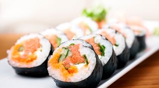 272. Futomaki salmone 8 pezzi