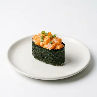 Gunkan Salmón Picante