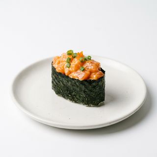 Gunkan Salmón Picante