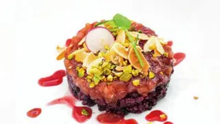 183. Tartare tonno con riso nero