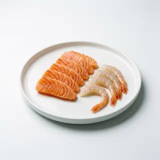 200. Sashimi salmone e gamberi crudi