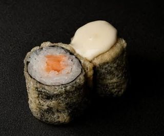 Hosomaki Tempurizado De Salmón Y Mayo Lima 6 Pzs.