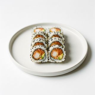 37. Uramaki de Surimi Frito com Salmão