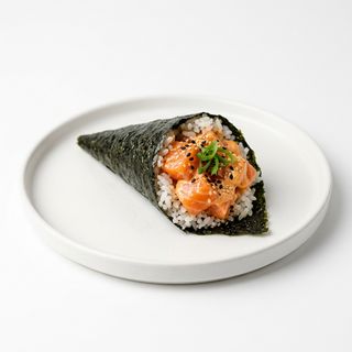 Temaki De Salmón Picante (1 Ud.)