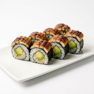 Maki Anguila Con Aguacate