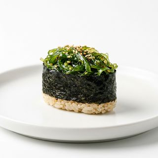 G13. Gunkan wakame