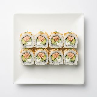 Uramaki łosoś grillowany