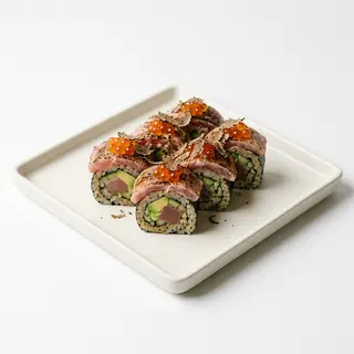 G401 Maki especial de ventresca de atún sopleteada, ikura 
