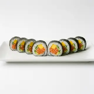 Salmón Con Mango Roll