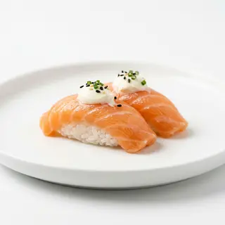 N8. Nigiri De Salmón Con Queso (3 Uds.)