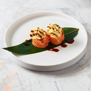 Gunkan Salmón