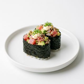 Gunkan Atún Y Aguacate (2 Ud.)