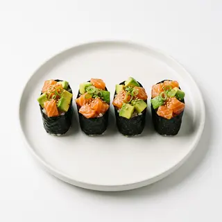 90. Gunkan Salmón Con Aguacate (4 Uds.)