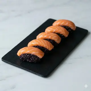Arroz Negro  Y Salmón Con Queso