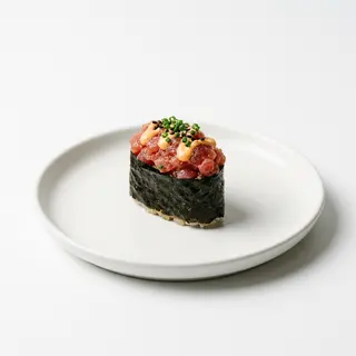 141 Gunkan spicy tuna