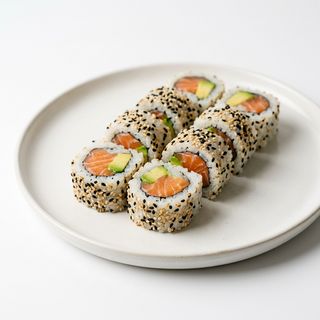 110 - Salmón roll (8 pzas.)