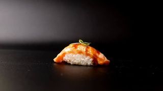 Nigiri De Aburi De Salmón Y Lima Teriyaki 2 Pzs.