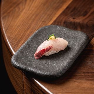 Nigiri De Lubina (3 Uds.)