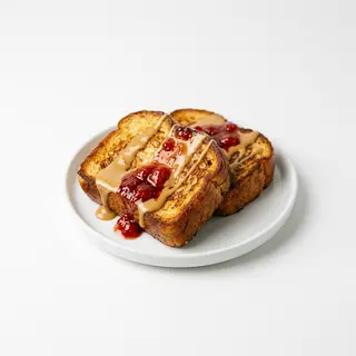 French toast con salsa de sésamo y mermelada de fresa