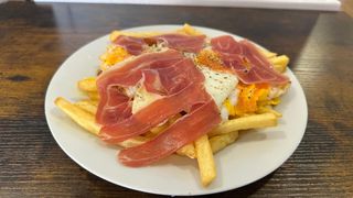 Huevos estrellados con jamón