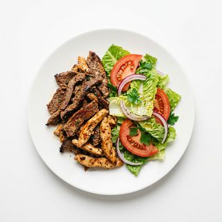 Tapa De Carne Con Ensalada