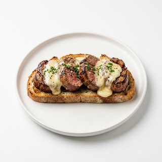 Tapa De Tosta De Solomillo De Ternera Con Brie