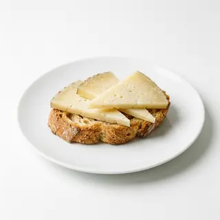 Tapa De Montado De Queso Manchego