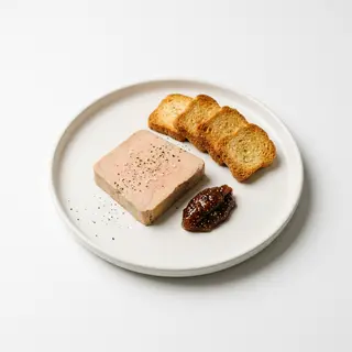 Foie mi cuit amb torradetes i melmelada