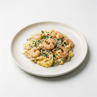Tapa De Revuelto De Gulas Y Gambas