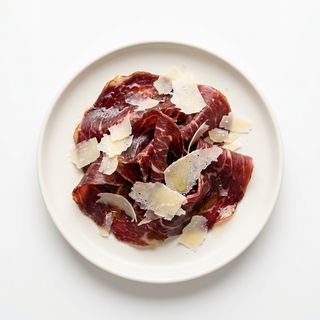 Tapa De Cecina Con Parmesano