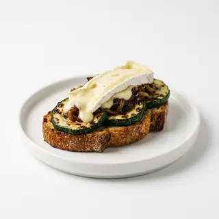 Tosta Vegetal Con Queso Brie