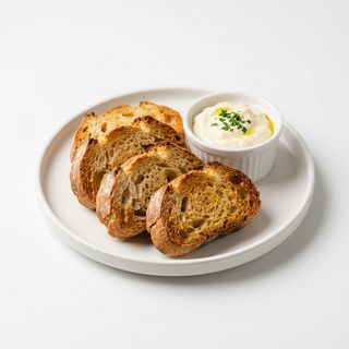 Tapa De Pan Con Alioli