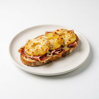 Tosta De Piña Con Jamón Cocido Y Queso (Tapa)