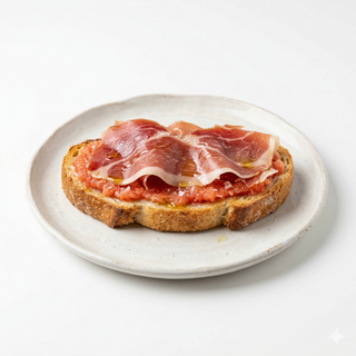 Tosta con jamón y salmorejo