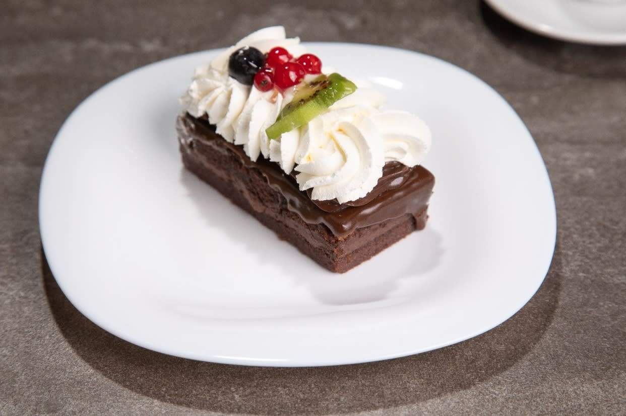 PRĂJITURI LA BUCATĂ