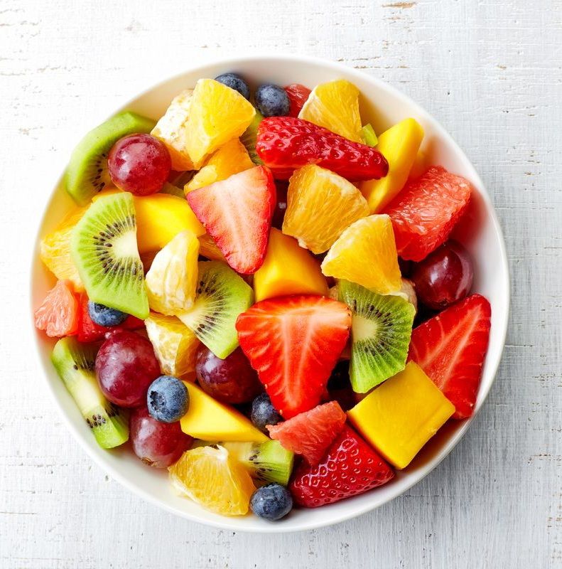 Macedonia e frutta e verdura già pulita