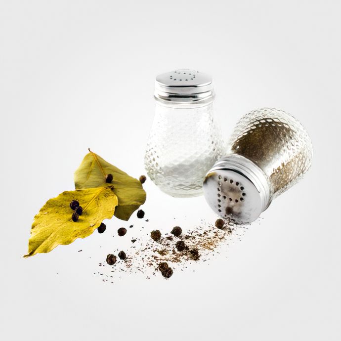 Цукор, сіль та спеції