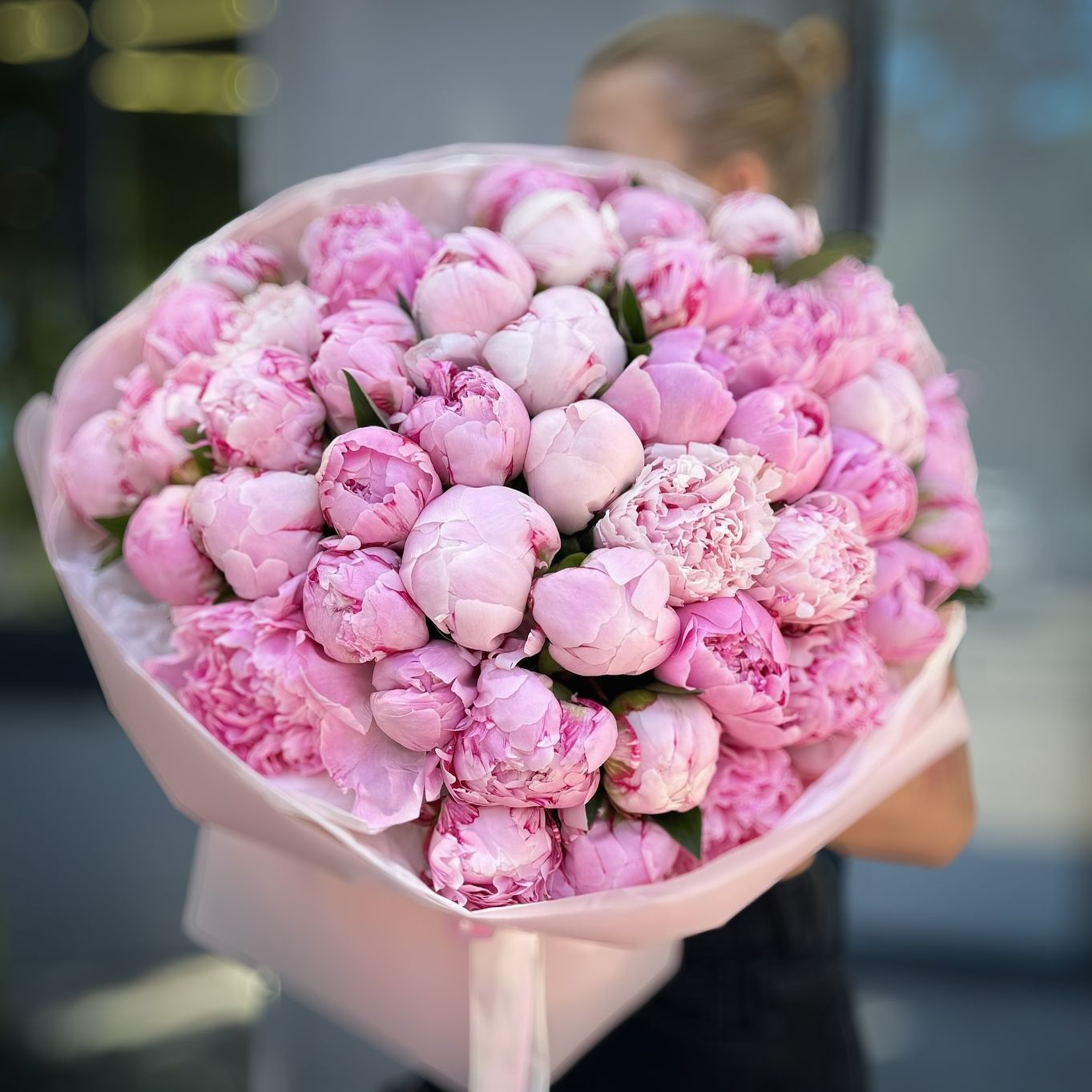 БУКЕТИ З ПІВОНІЙ