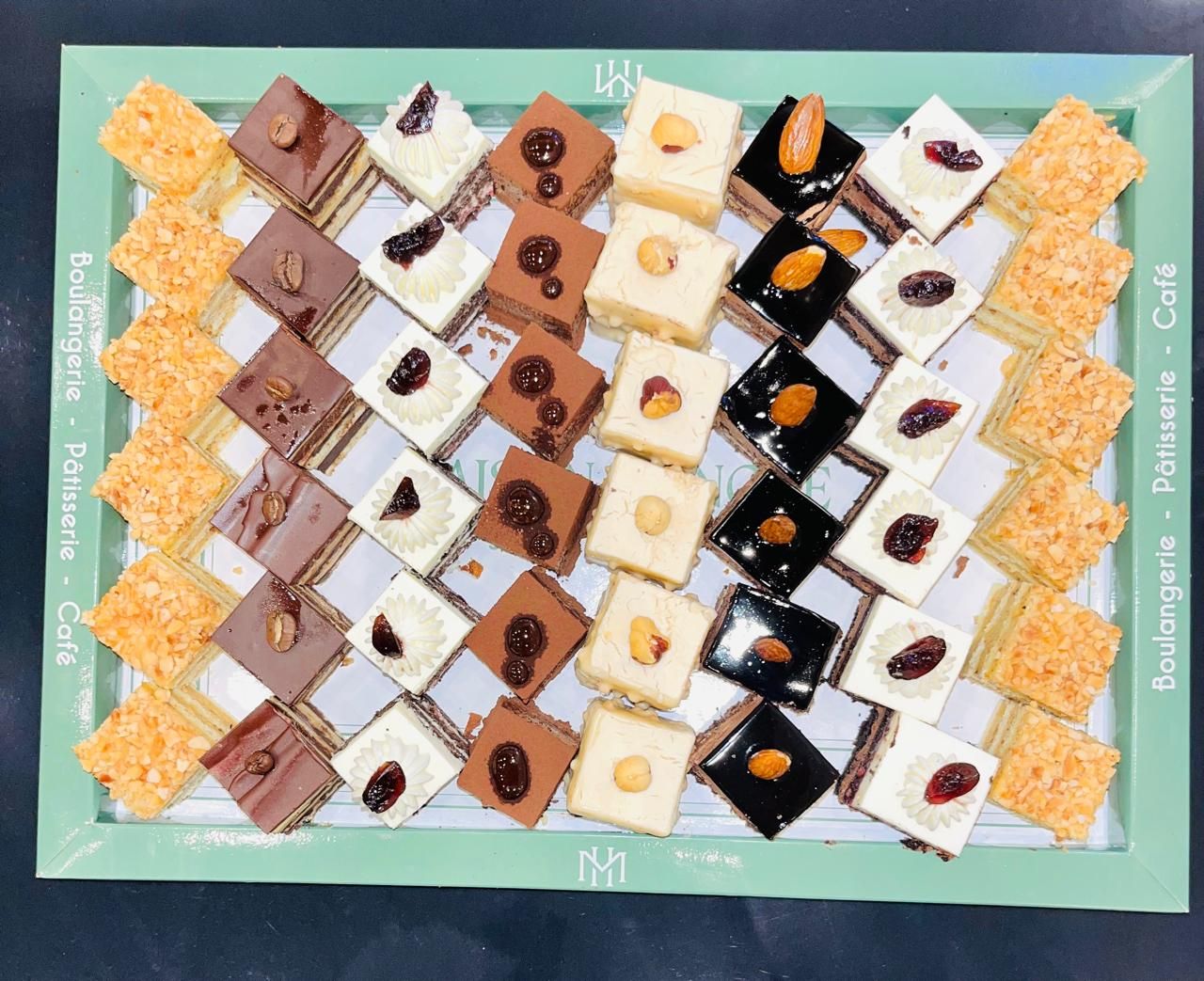PLATEAUX GATEAUX  SOIREE 