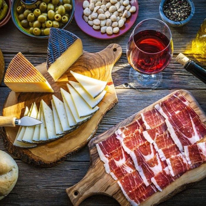 Charcutería Y Quesos