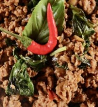 Thai Famous Kapraw De Cerdo