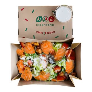 Салат Цезарь з лососем (250/50г)