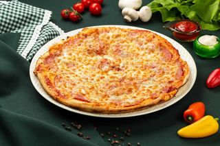 Pizza Quattro Formaggi e Salami Ø 32cm